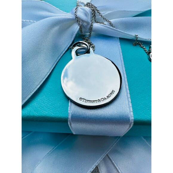 Tiffany & Co LARGE Round Star Diamond Necklace in Silver - Picture 4 of 6